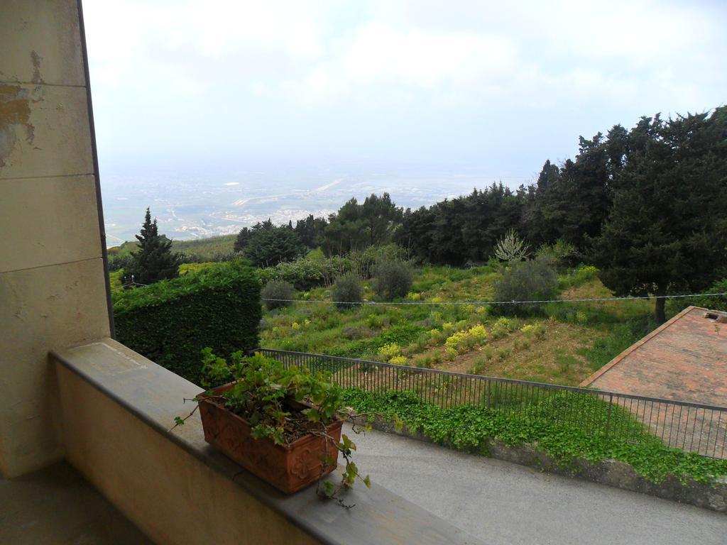Eremo Hotel Casa Del Sorriso Erice Luaran gambar